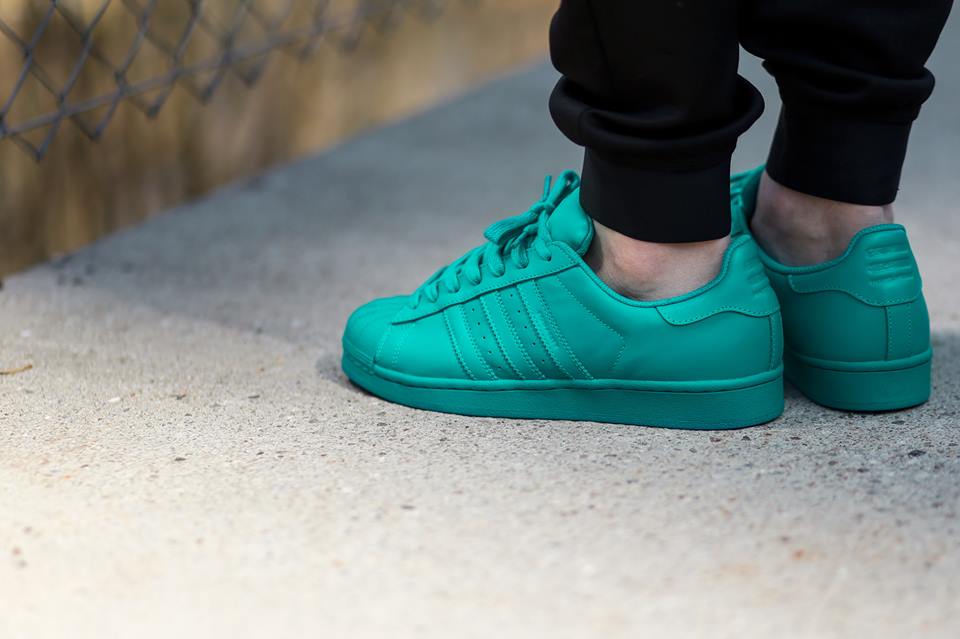 Pharrell cheap adidas turquoise