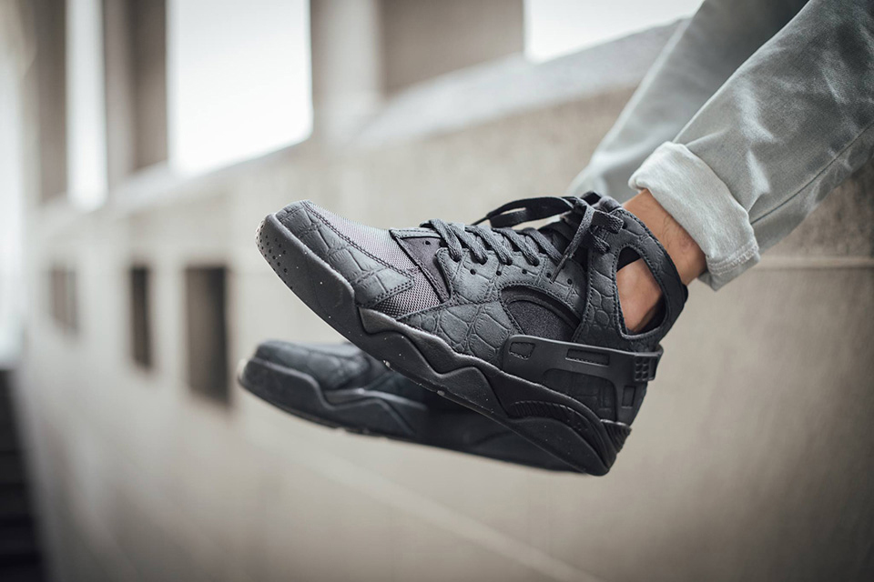 nike air flight huarache mens silver