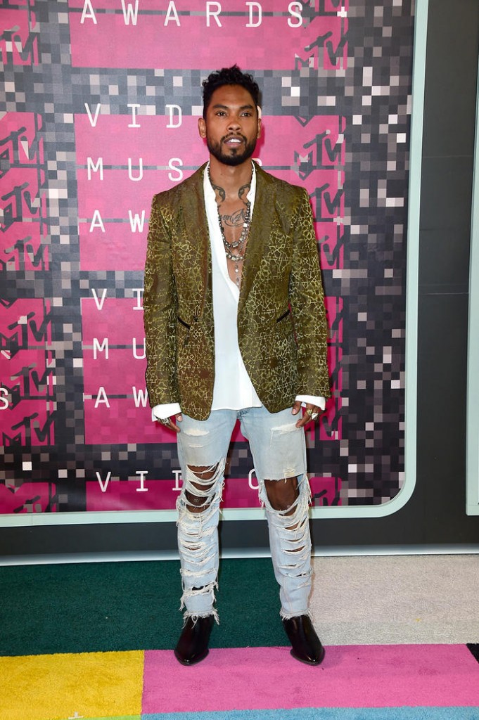 vmas_red-carpet_miguel