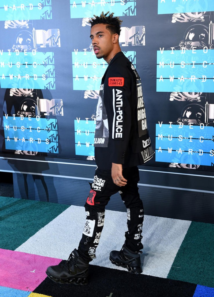 vmas_red-carpet_vic-mensa