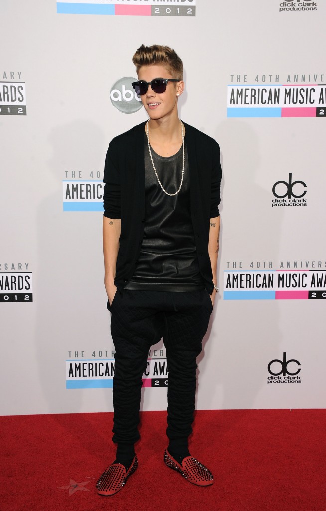 The 40th American Music Awards - Arrivals