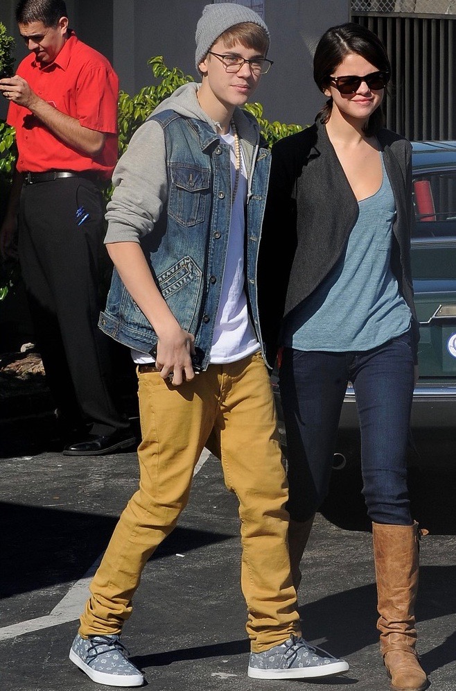 Justin and Selena : IHop Lovebirds