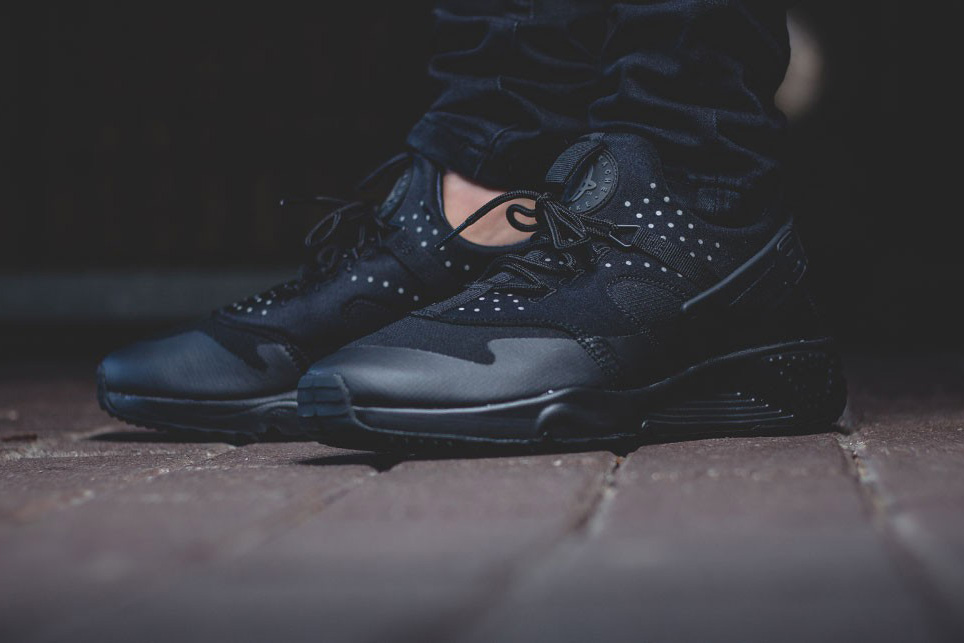 All black outlet huaraches 2016