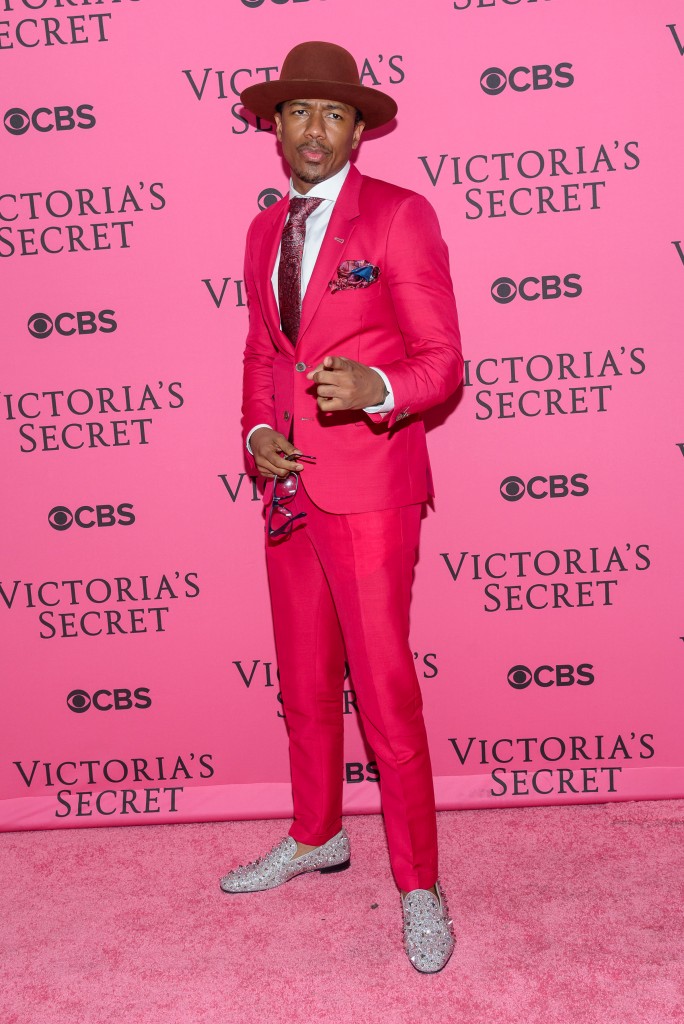 2015 Victoria's Secret Fashion Show - Pink Carpet