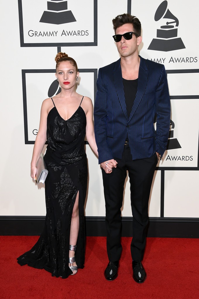 Mark-Ronson-Josephine-de-la-Baume-58th-Grammy