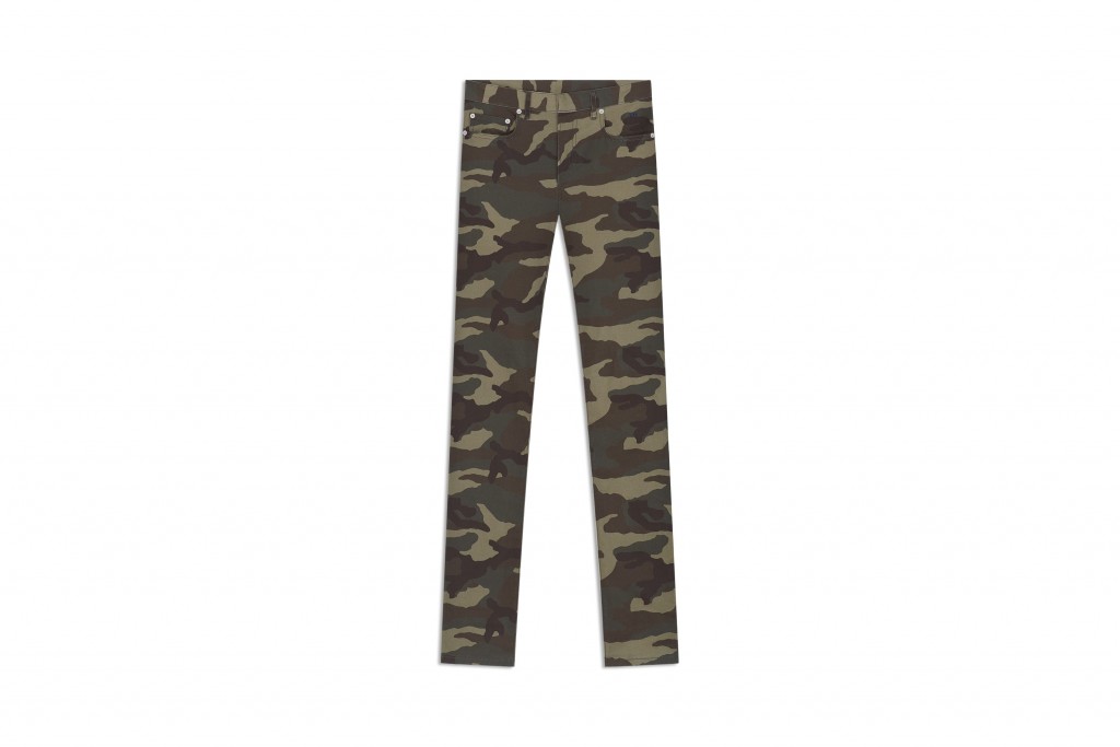 Spotted: Lewis Hamilton in Dior Spring/Summer 2016 Camo Pants – PAUSE ...