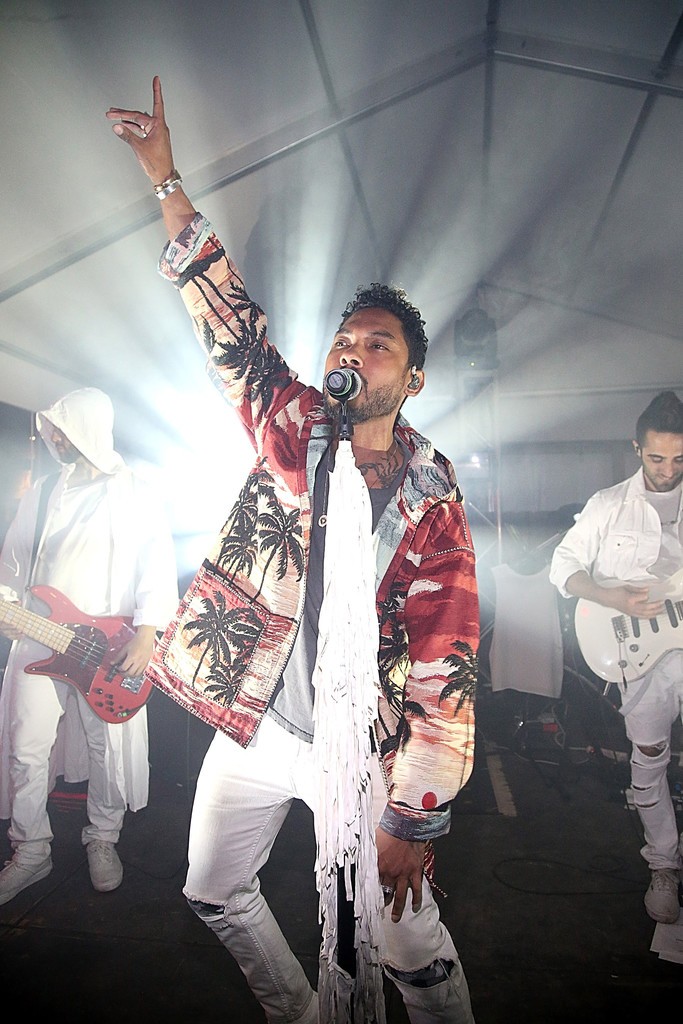 Miguel-2016-SXSW-Style-Picture-Saint-Laurent