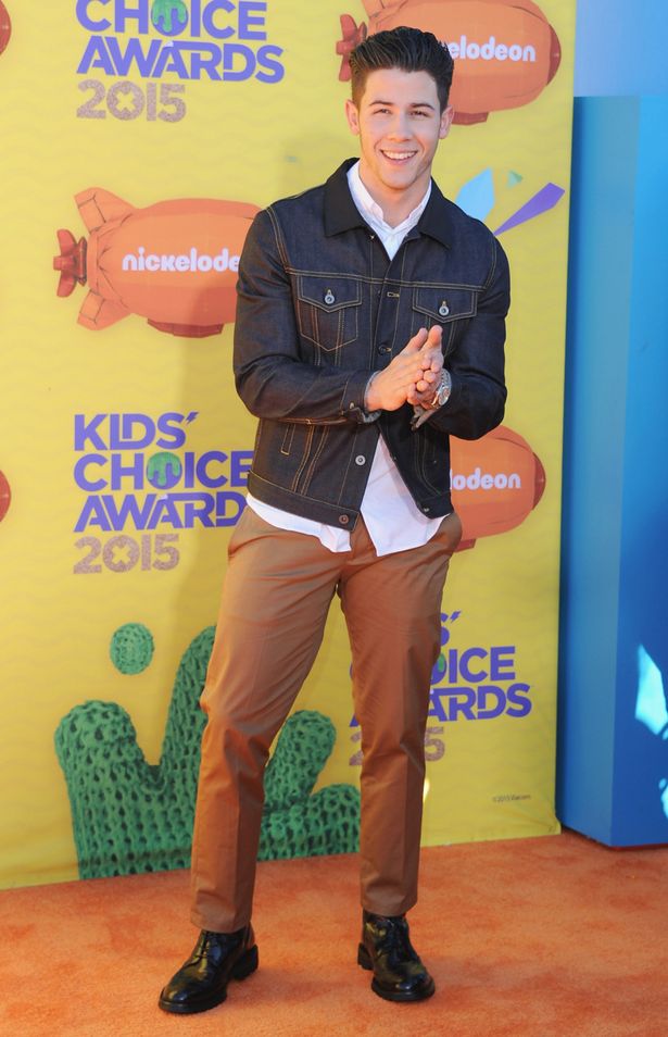 Nick-Jonas-arrives-at-Nickelodeons-28th-Annual-Kids-Choice-Awards