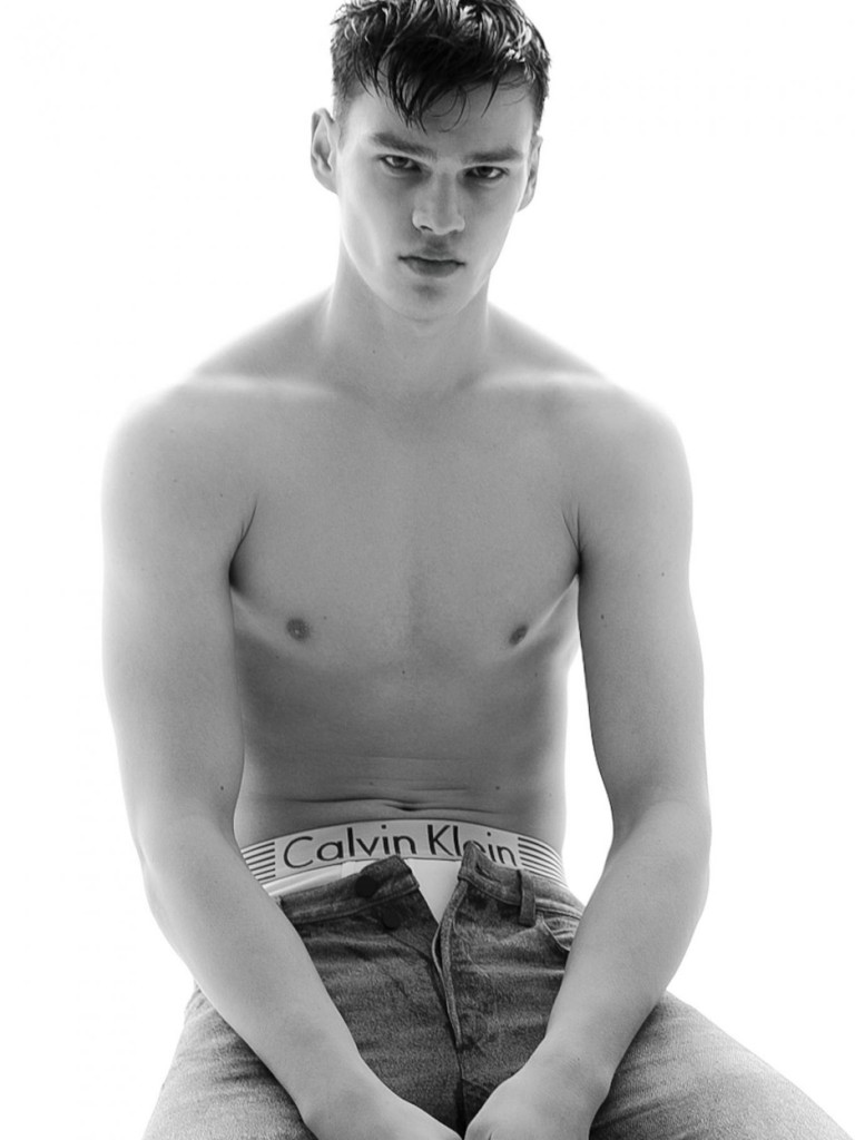 Calvin-Klein-Collection-2016-Spring-Shoot-Filip-Hrivnak-005