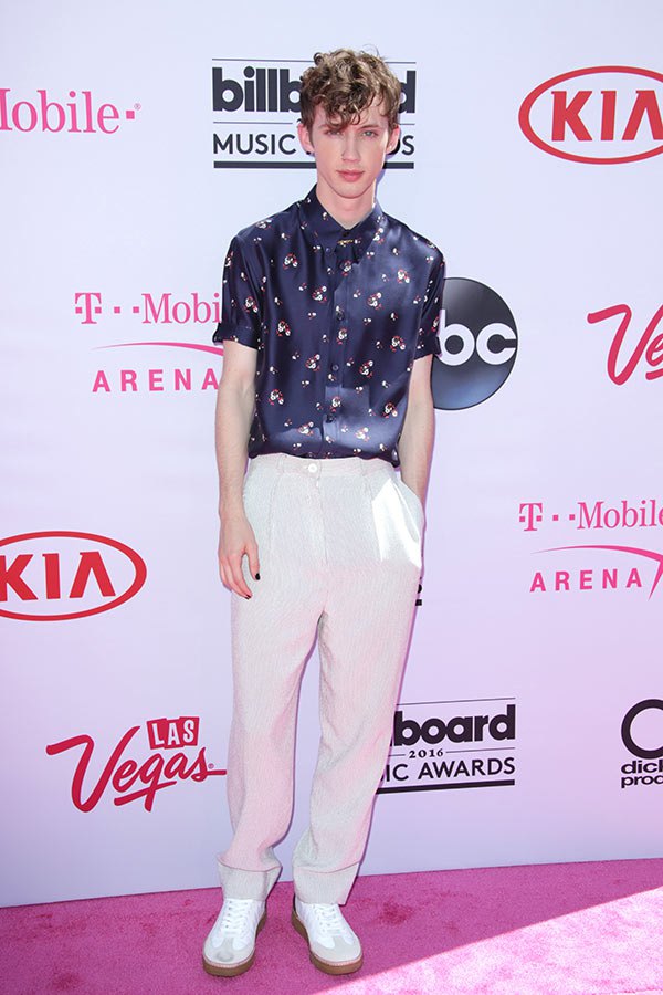 Red Carpet: Billboard Music Awards 2016 Men’s Style – PAUSE Online ...