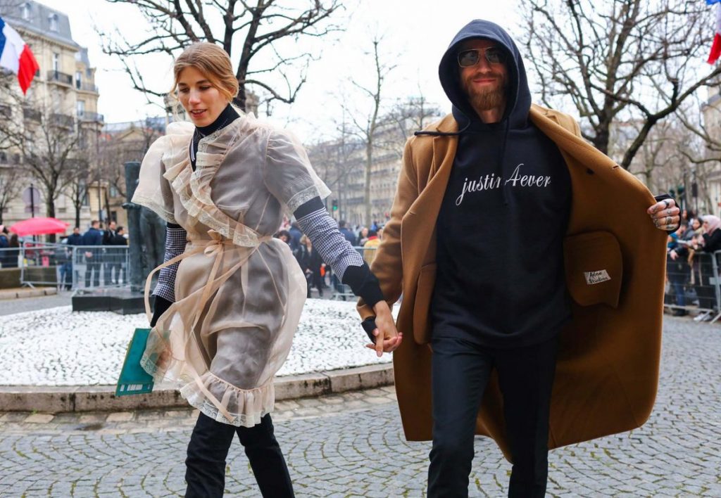 20-pfw-fw16-street-style