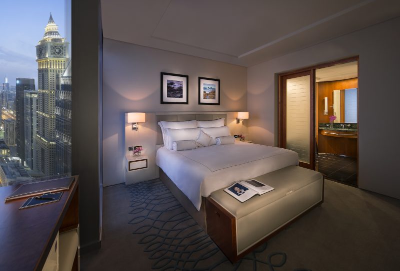 Jumeirah_Emirates_Towers_-_Club_Junior_Suite_-_Bedroom