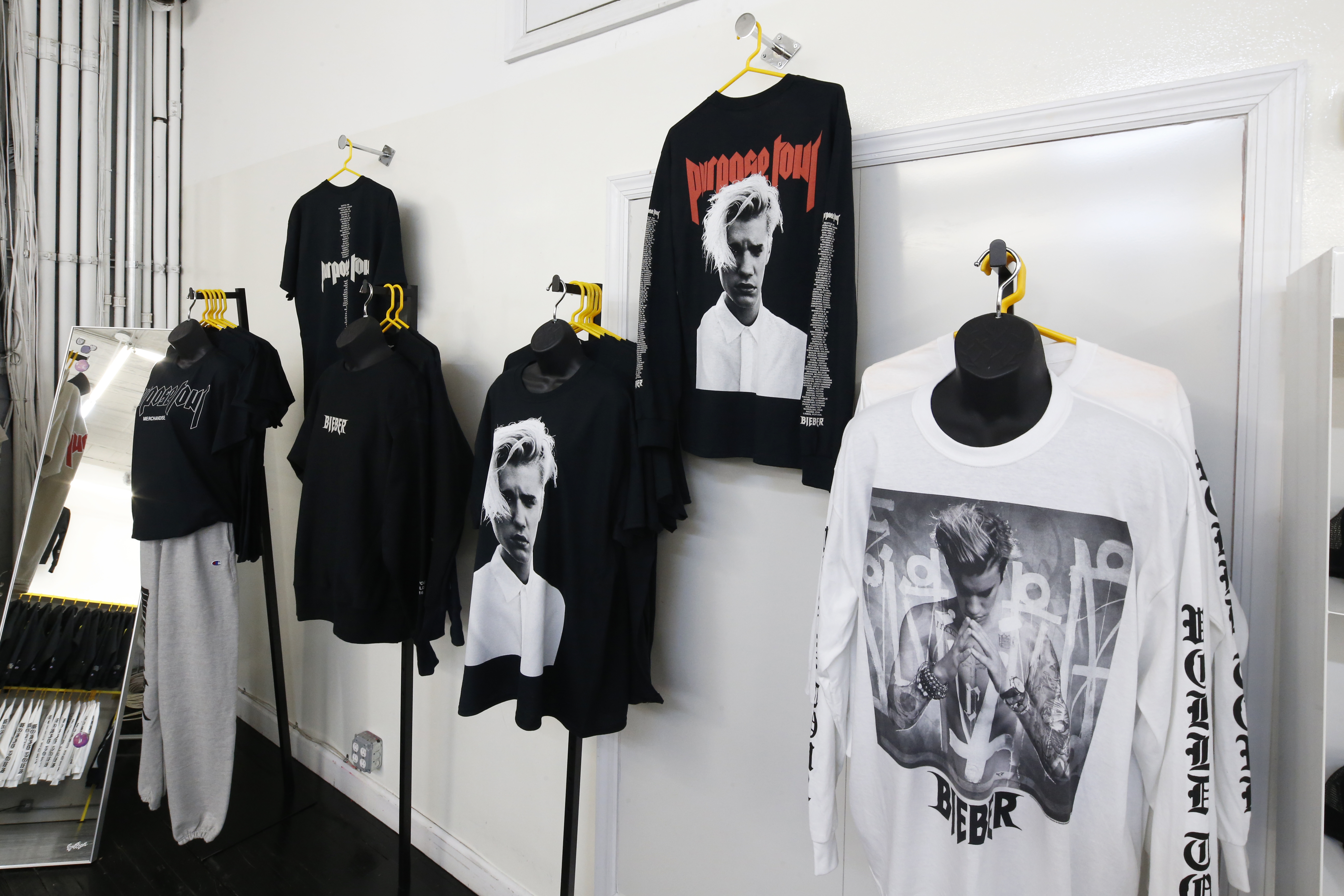 VFiles x Justin Bieber "Purpose World Tour" pop-up.