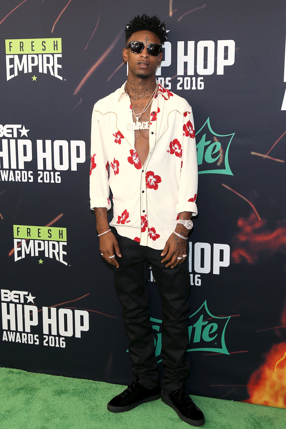 According 2 Hip-Hop - 21 Savage hits the red carpet at the 2019