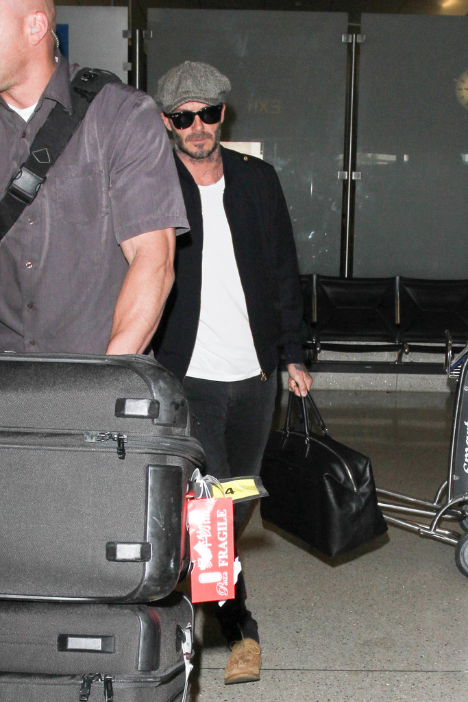 SPOTTED: David Beckham In Kent & Curwen Jacket And Louis Vuitton Sneakers –  PAUSE Online