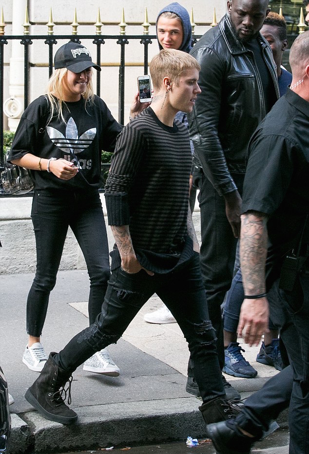 SPOTTED: Justin Bieber in Yeezy Crepe Boots & Ziggy Chen – PAUSE Online