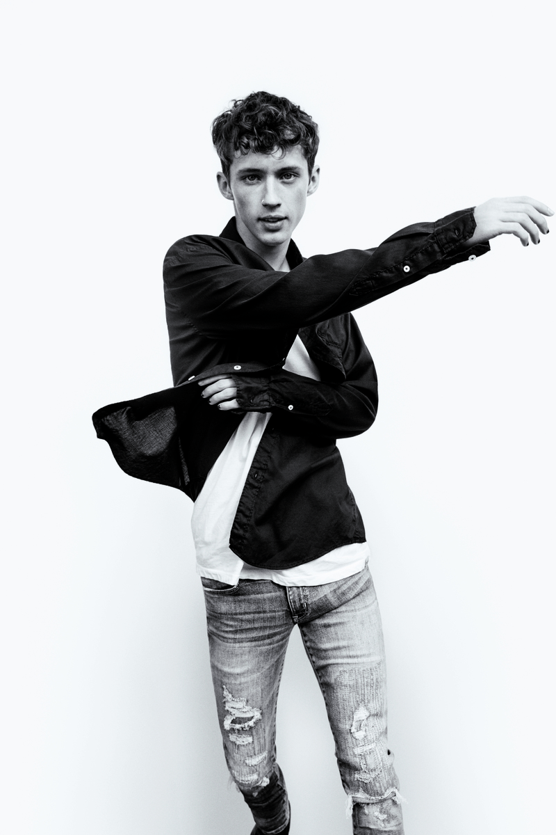 troye-_-bw2