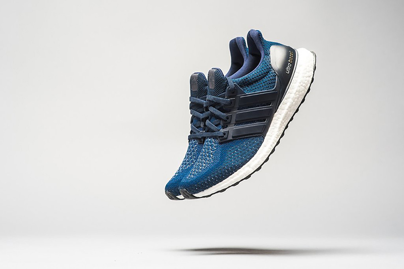 Ultra-Boost-Navy-Gold-5