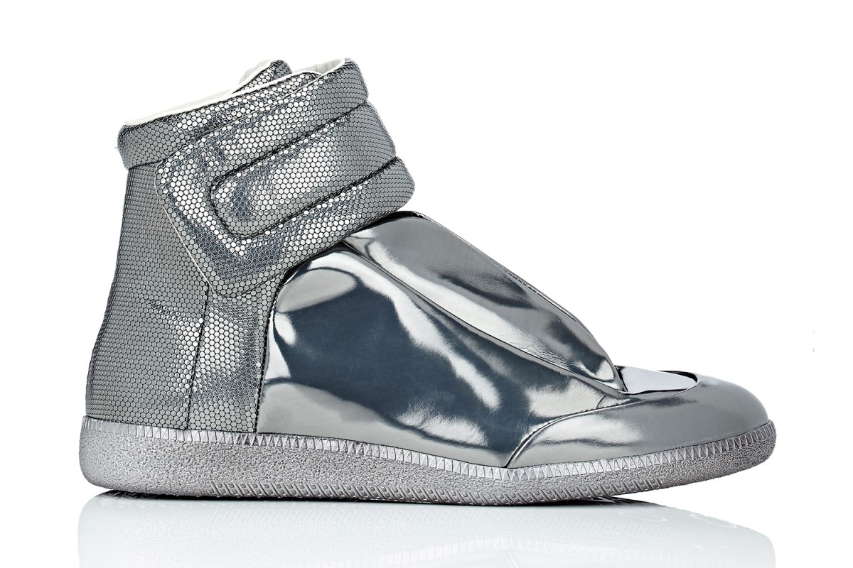 maison-margiela-barneys-metallic-future-high-top-sneakers-01-1200x800