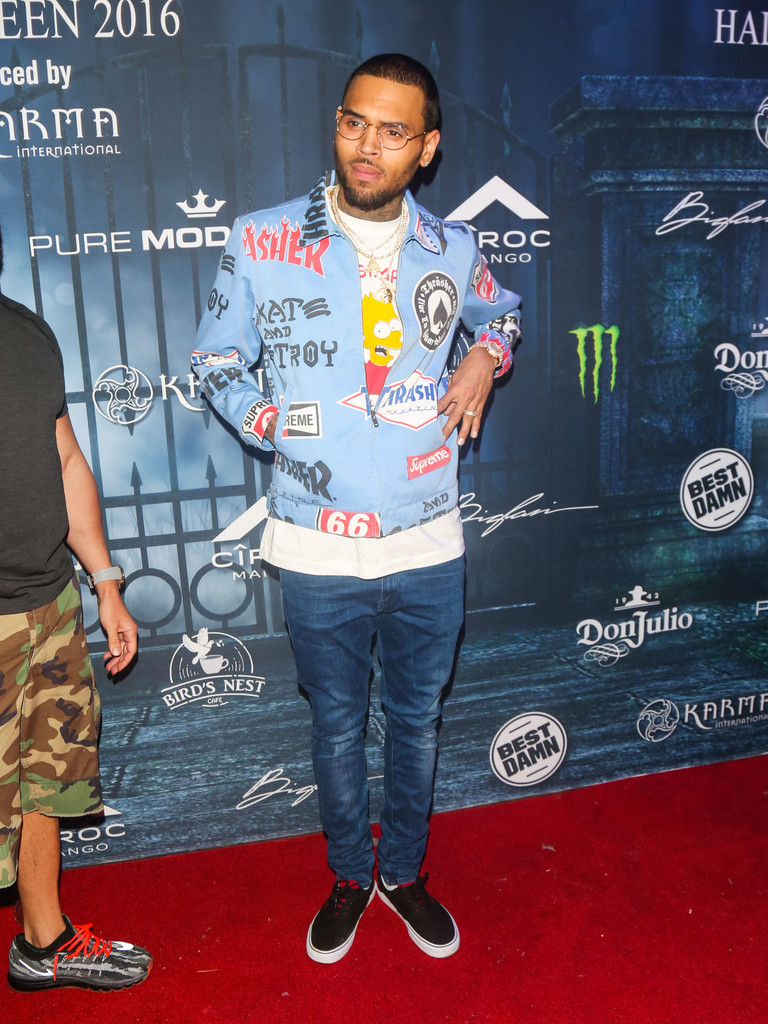 SPOTTED: Chris Brown in Supreme x Thrasher – PAUSE Online Men's Street Fashion News & Streetwear