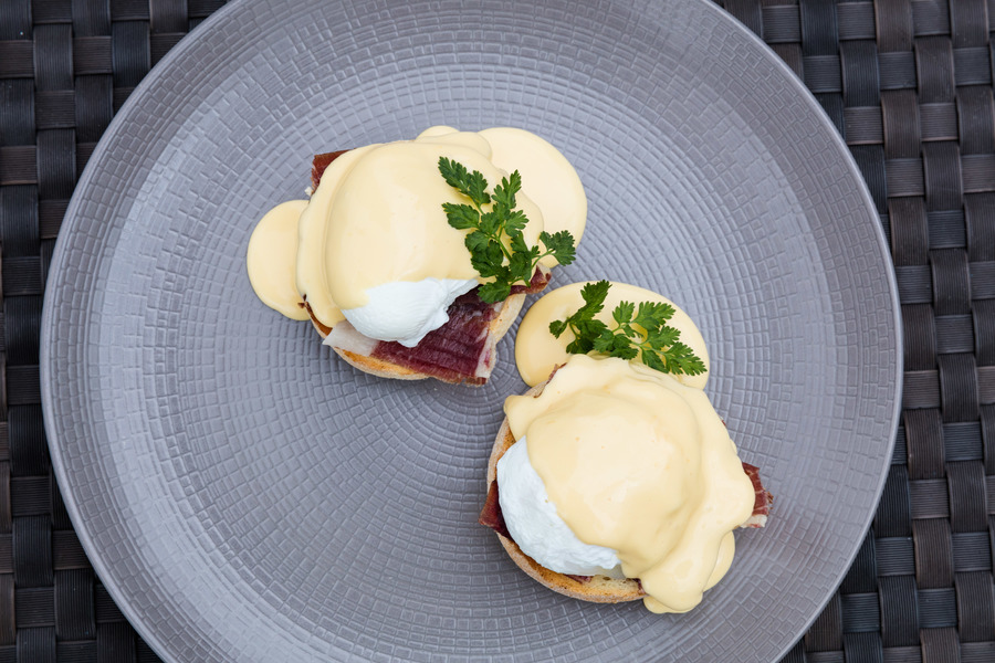 eggs-benedict