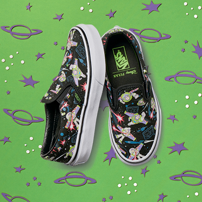 ho16_classics_toystory_elevated_classicslip-on_buzzlightyear_kids_angle