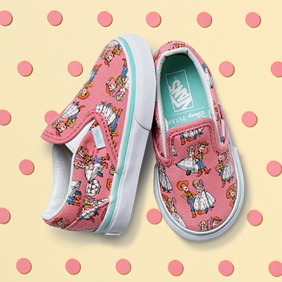 ho16_classics_toystory_elevated_classicslip-on_woodybopeep_toddler