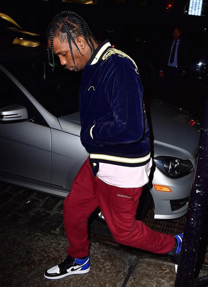 Spotted Travis Scott In Vetements Sweatpants Nike Air Jordan 1