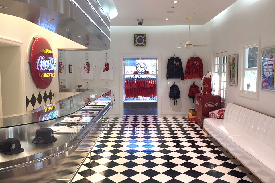 bape-x-coca-cola-pop-up-01