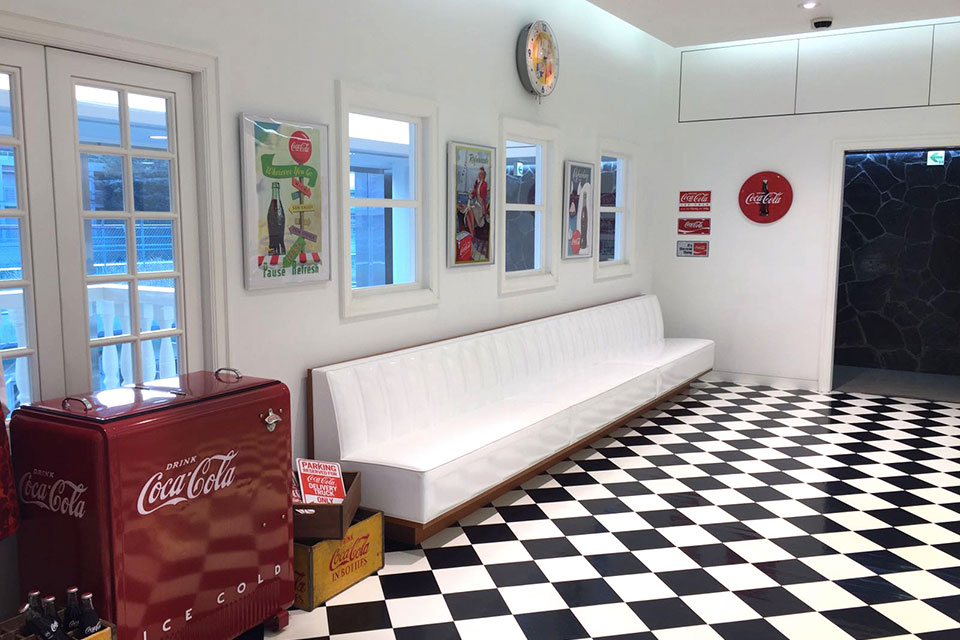 bape-x-coca-cola-pop-up-03