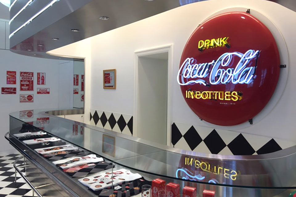 bape-x-coca-cola-pop-up-04