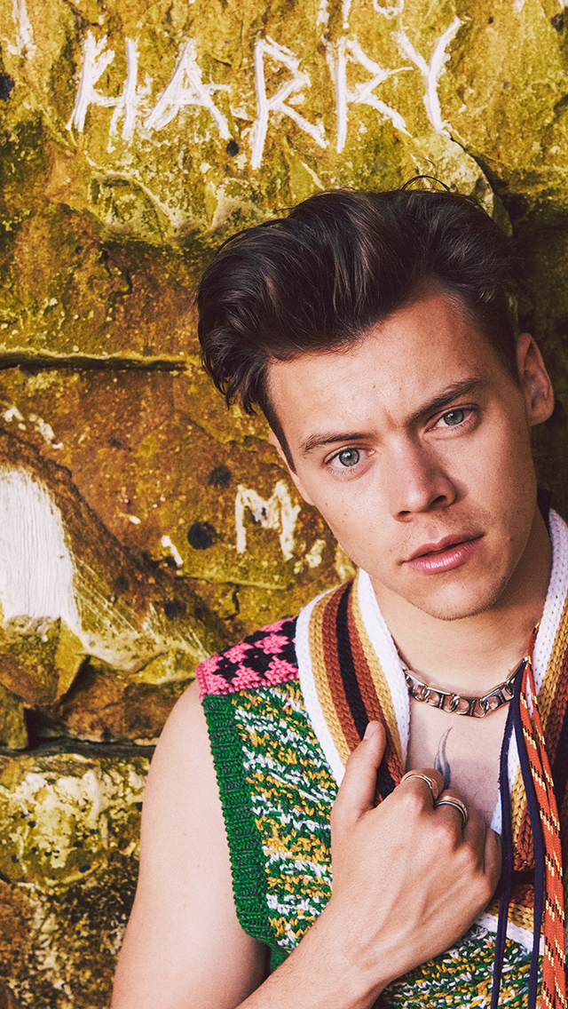 PAUSE Highlights: The Style Evolution of Harry Styles – PAUSE