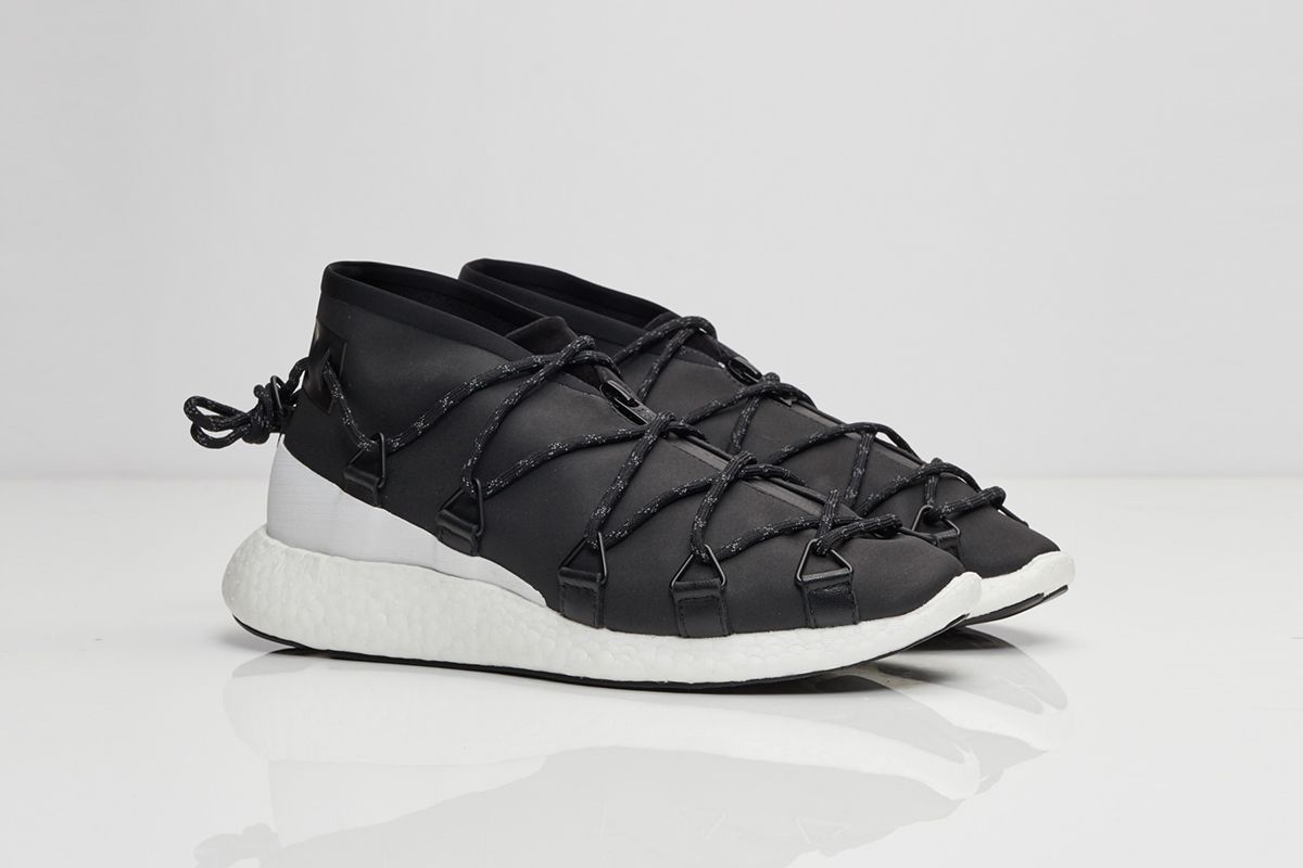 y-3-cross-lace-run-black-white-01