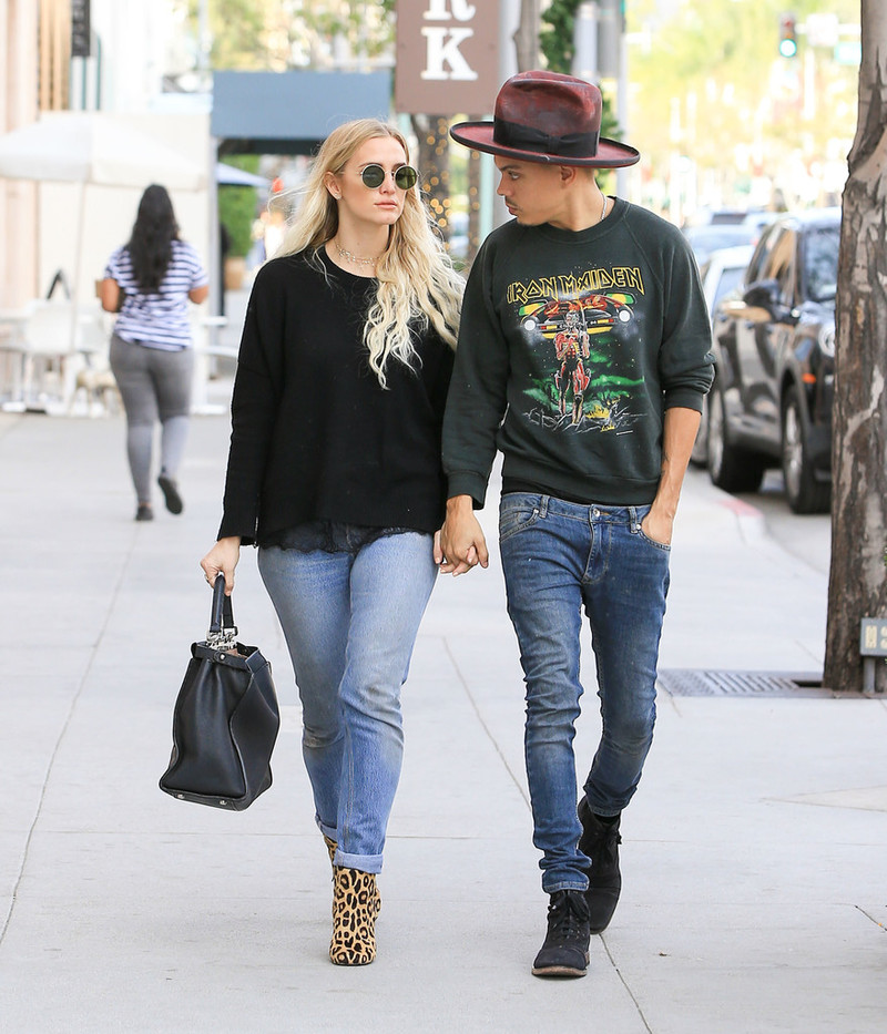 evan-ross-john-varvatos-boots-gunner-hat-ashlee-simpson-saint-laurent-boots-fendi-bag-2