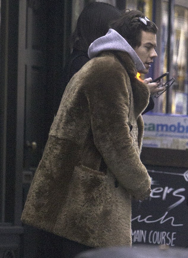 harry-styles-saint-laurent-fur-coat-3