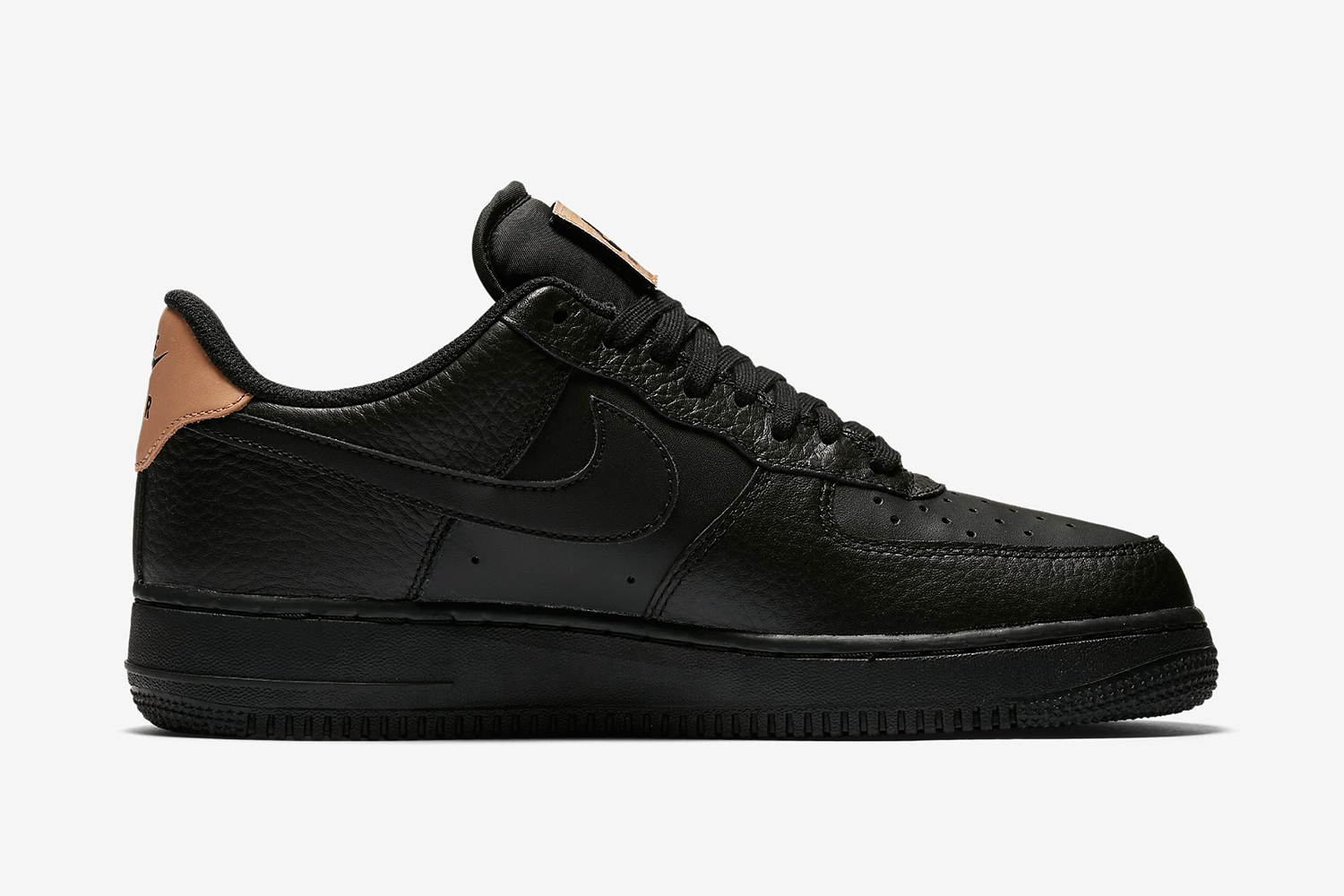 nike-air-force-1-07-lv8-black-03