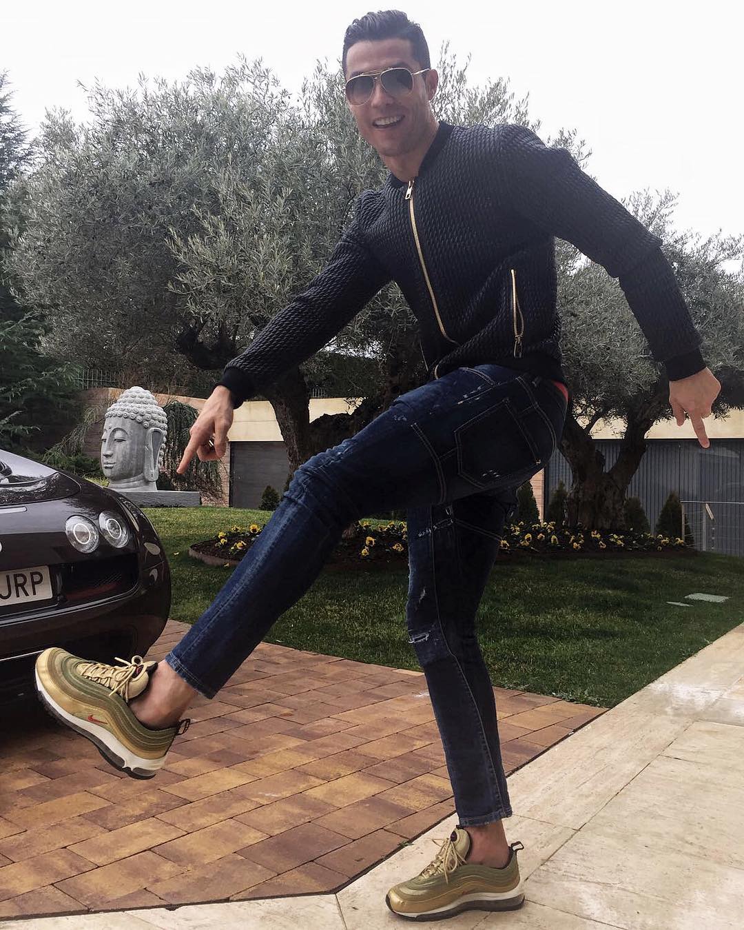 SPOTTED: Cristian Ronaldo In Dolce & Gabbana Jacket And Nike Air ...