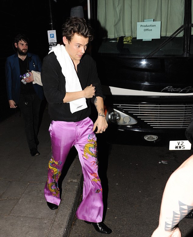 harry styles gucci boots