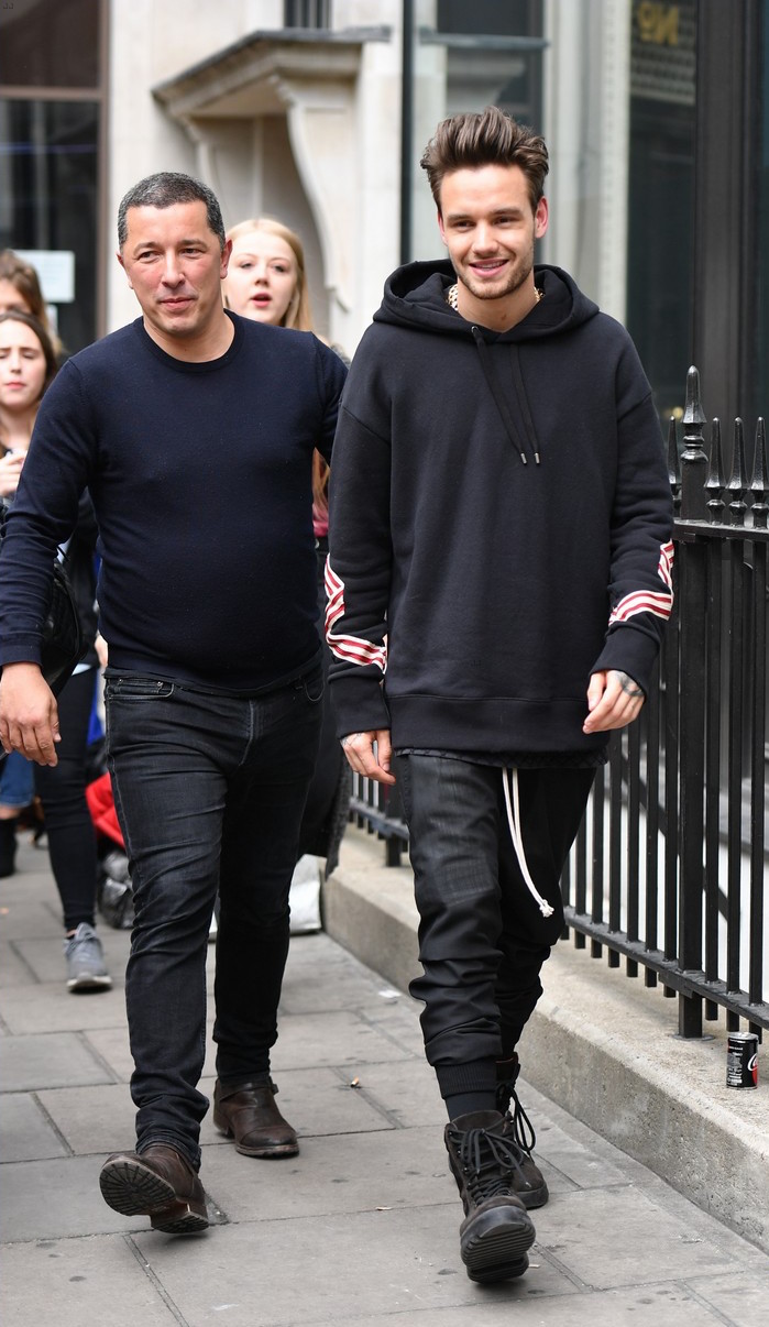 SPOTTED: Liam Payne In Gucci Hoodie In Yeezy Military Boots – PAUSE Online  | Men's Fashion, Street Style, Fashion News & Streetwear