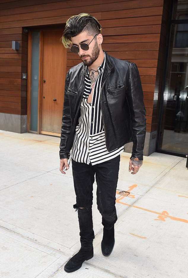 Spotted Zayn Malik In Mcq By Mcqueen And Vintage Leather Jacket Pause Online Mens Fashion 