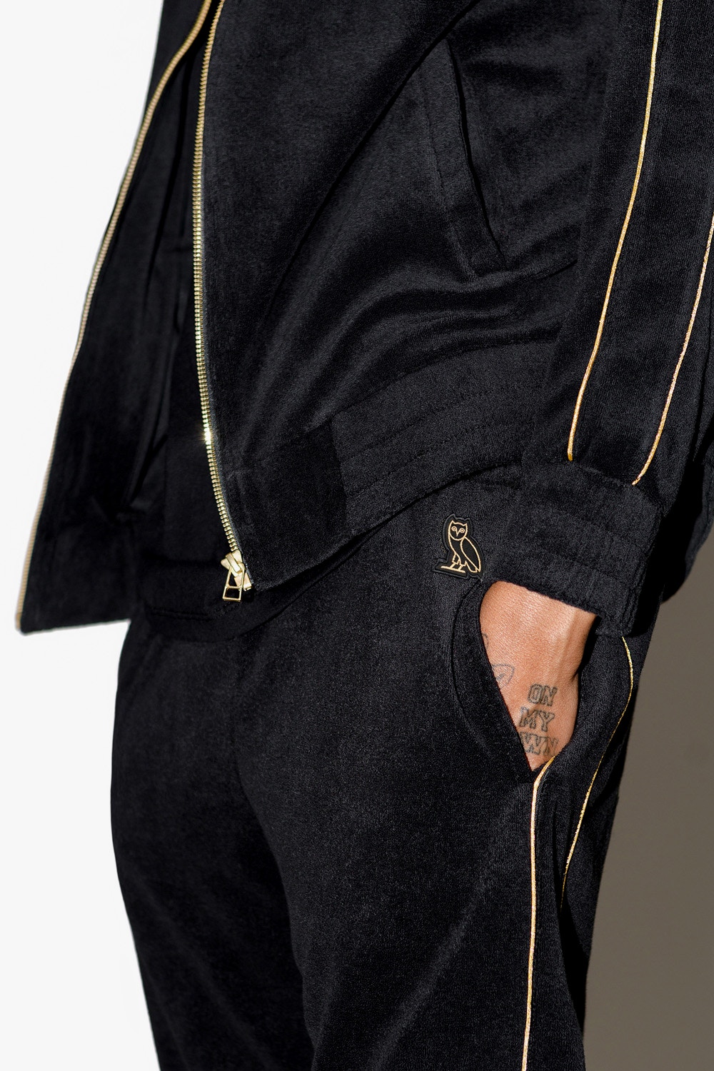 SPOTTED: Drake Wears Snake Skin OVO Vest – PAUSE Online