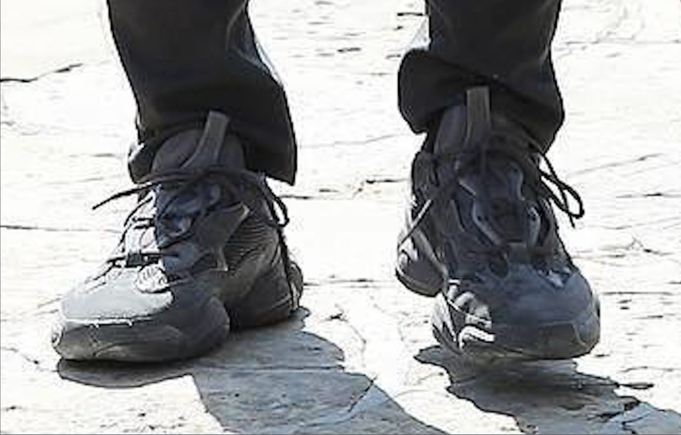 SPOTTED: Kanye West in Unreleased Yeezy Runners – PAUSE Online | Men's ...